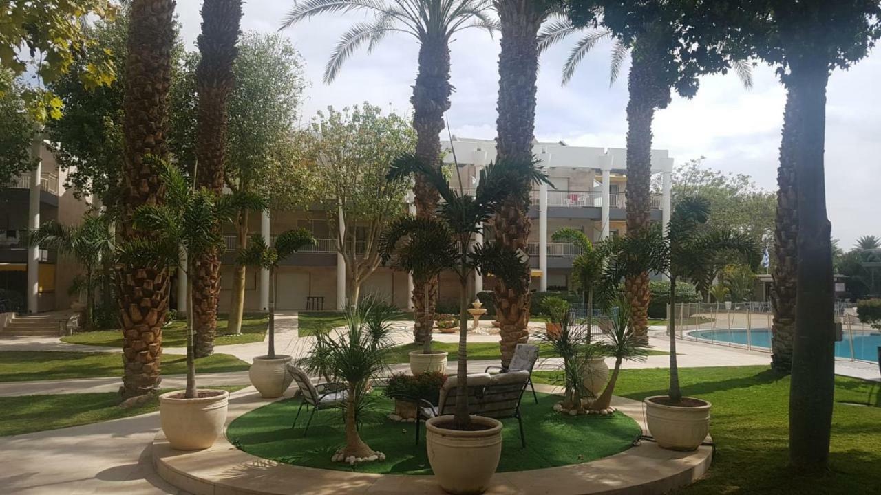 Апартаменты דירת גן פונה לבריכה - Pool Garden View *