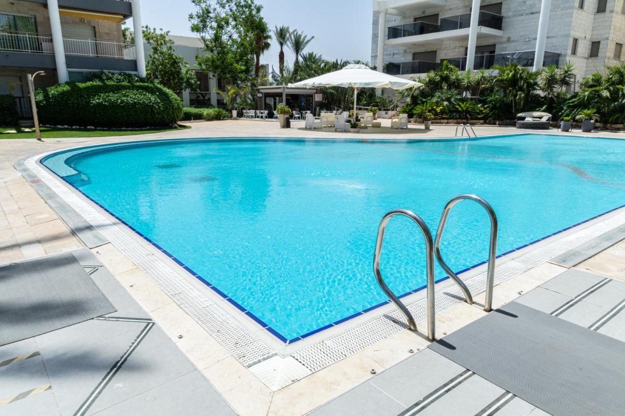 Pool Garden View Apartment *