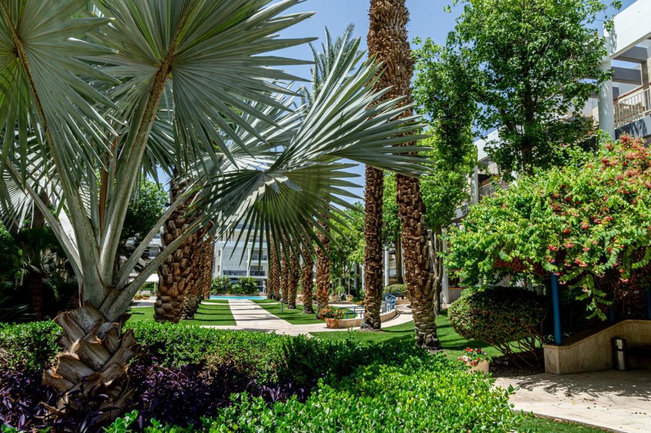 Apartment Pool Garden View