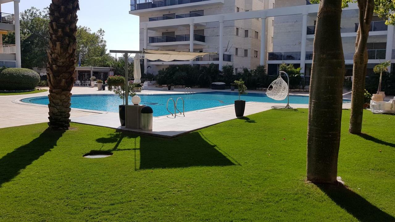 Apartment Pool Garden View *